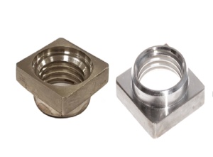 SMT291ST043010 Вварная гайка, квадратная с бортиком 1/2"ВРх30,1хD25,5x2 AISI 304 400шт/кор